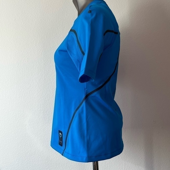 UNDER Armour Women’s UA Virgin Galactic RUSH Short Sleeve Shirt Blue Size M NWT - Picture 5 of 10